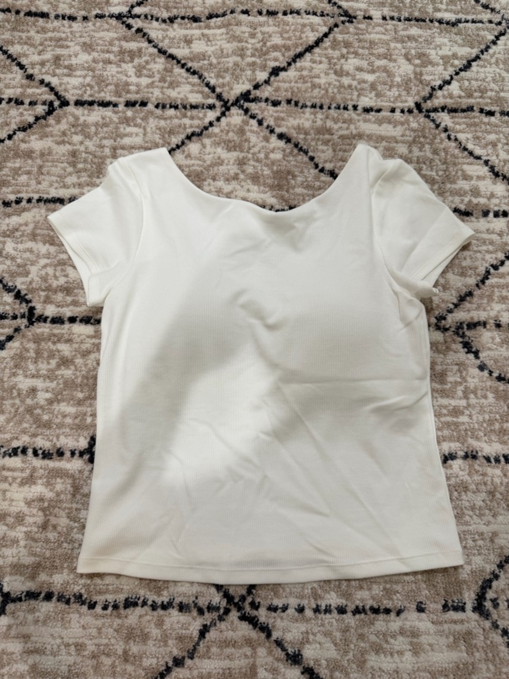 Uniqlo White Short Sleeve Airism Scoop Neck Tee